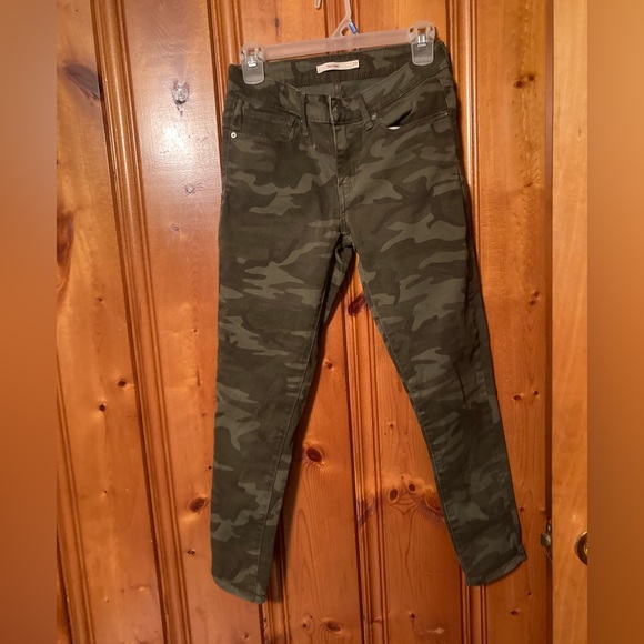 Says size 27 but fits like a 26 Length 25  Camouflage Levi 711 Skinny pants - Picture 2 of 4